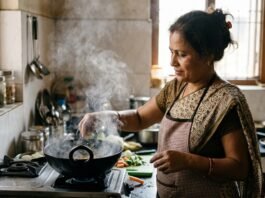 तेल के छोंके से भी है लंग कैंसर का खतरा, महिलाओं में तेजी से बढ़ रहे हैं मामले